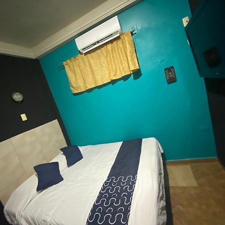 Hotel Torre Монтеррей Екстер'єр фото